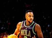 雷火电竞简介-上海队鏖战灰熊，麦科勒姆高光表现