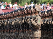 雷火电竞下载-巴黎吻过亚平宁，当本泽马的优雅撕开亚平宁防线