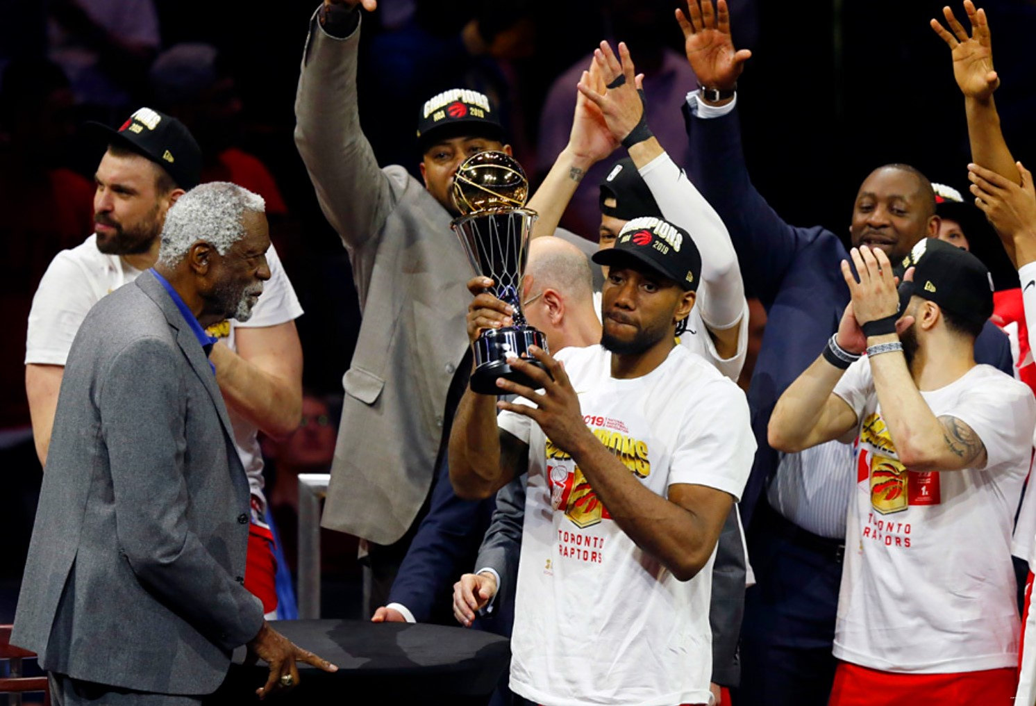 猛龙险胜国王，伦纳德爆发神勇的简单介绍